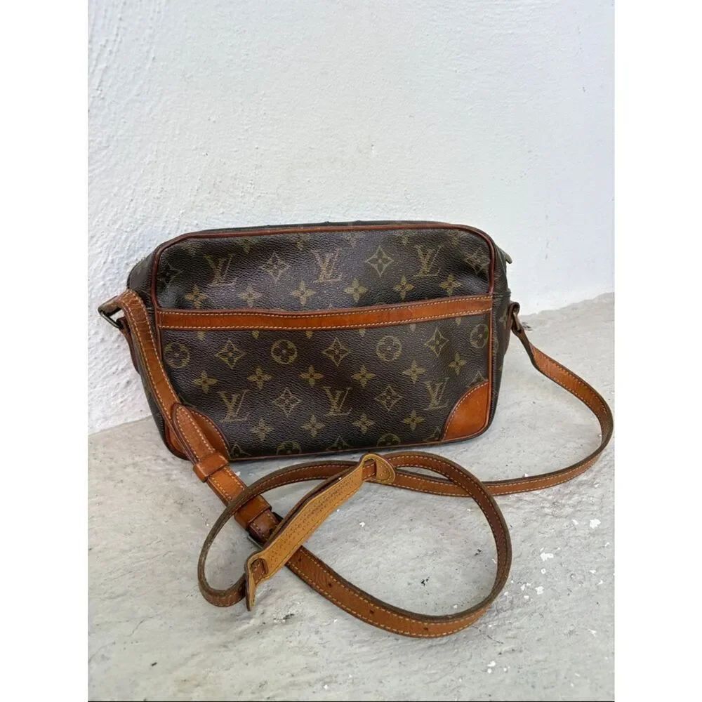 Louis Vuitton Vintage Tricadero crossbody bag